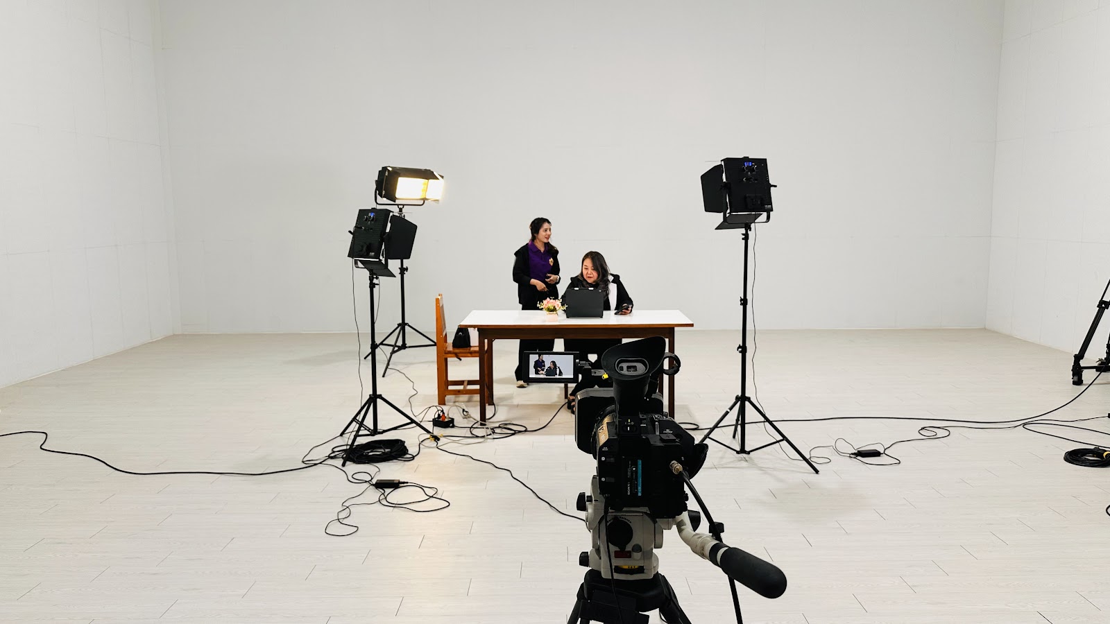 ผลงานถ่ายทำของทีมงาน ภาพที่ 2