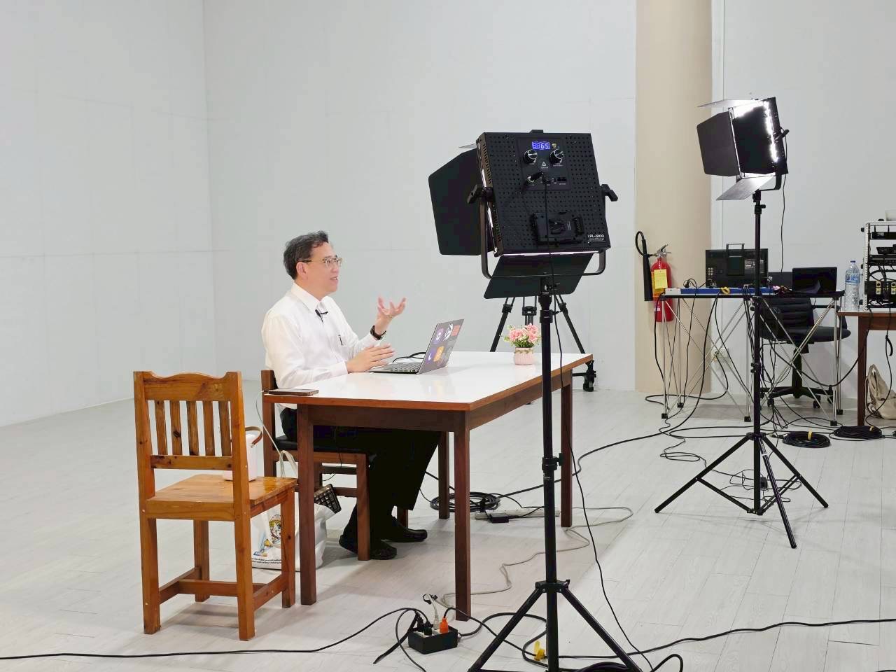 ผลงานถ่ายทำของทีมงาน ภาพที่ 28